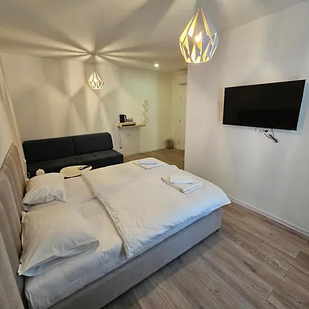 בית הארחה Riverside 4*